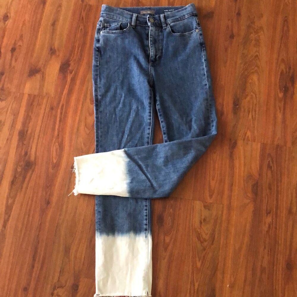 DL1961 Mara Ankle bleached bottom high rise jeans straight. Size 26